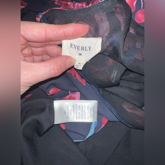 Evenly Navy Floral dress with cross cross detail in front - Picture 5 of 5